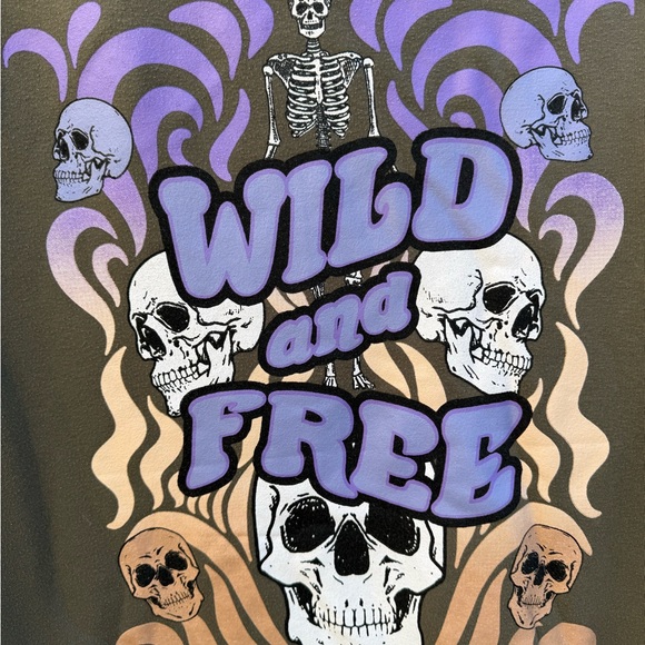 3/$10 Bundle Ardene Olive Hoodie with Unique Skull Design - Picture 4 of 7